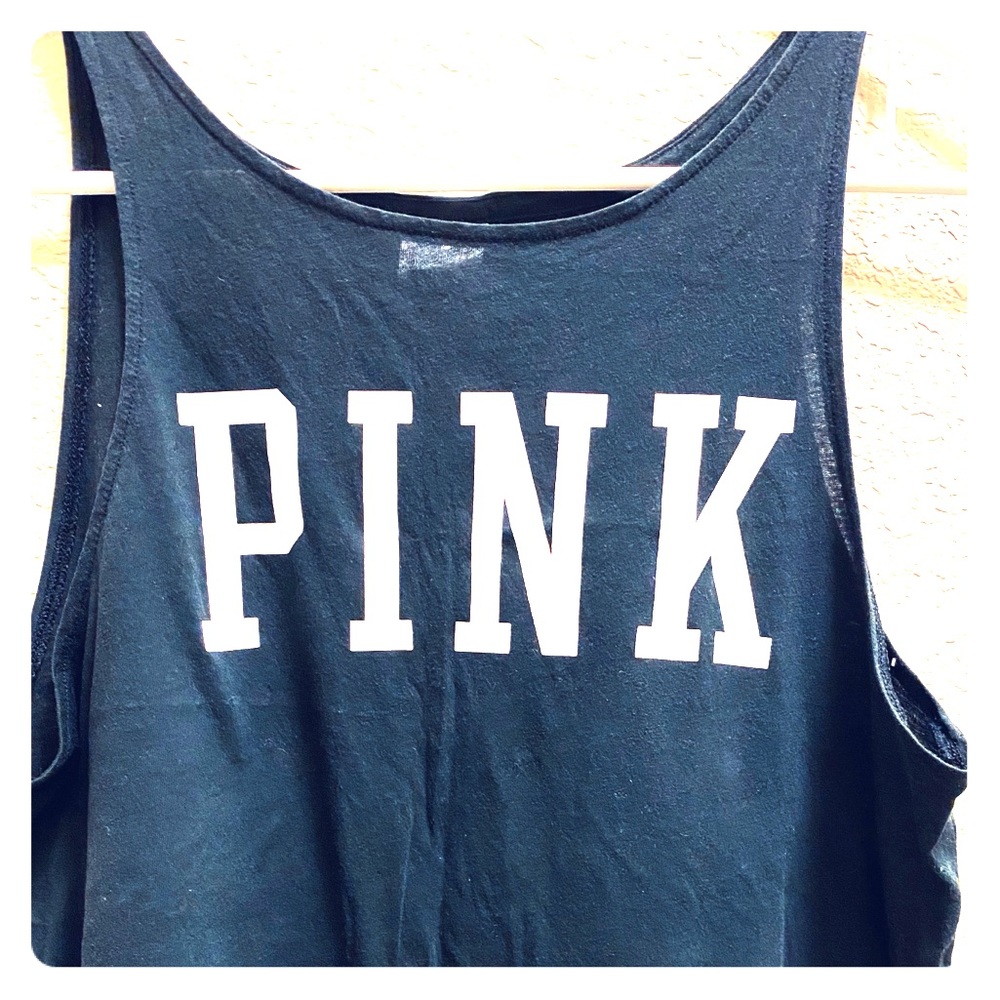 Vs pink tank